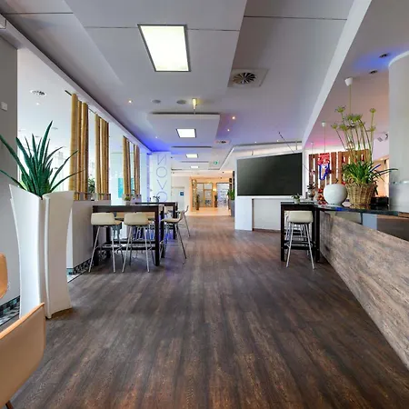 Novotel 4*
