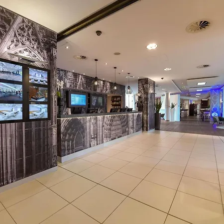 Novotel Hotell 4*