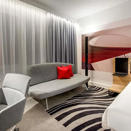 Novotel Hotell 4*