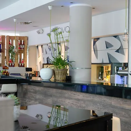 노보텔 시티 호텔 4*