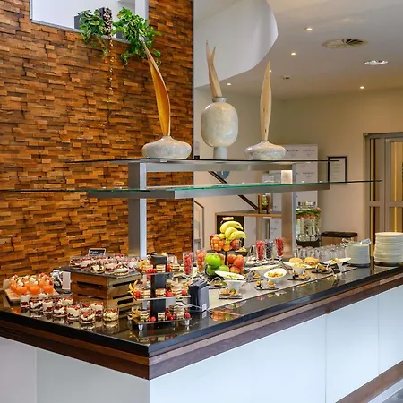 호텔 노보텔 시티 4*