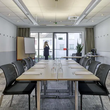 科隆诺沃特酒店 酒店